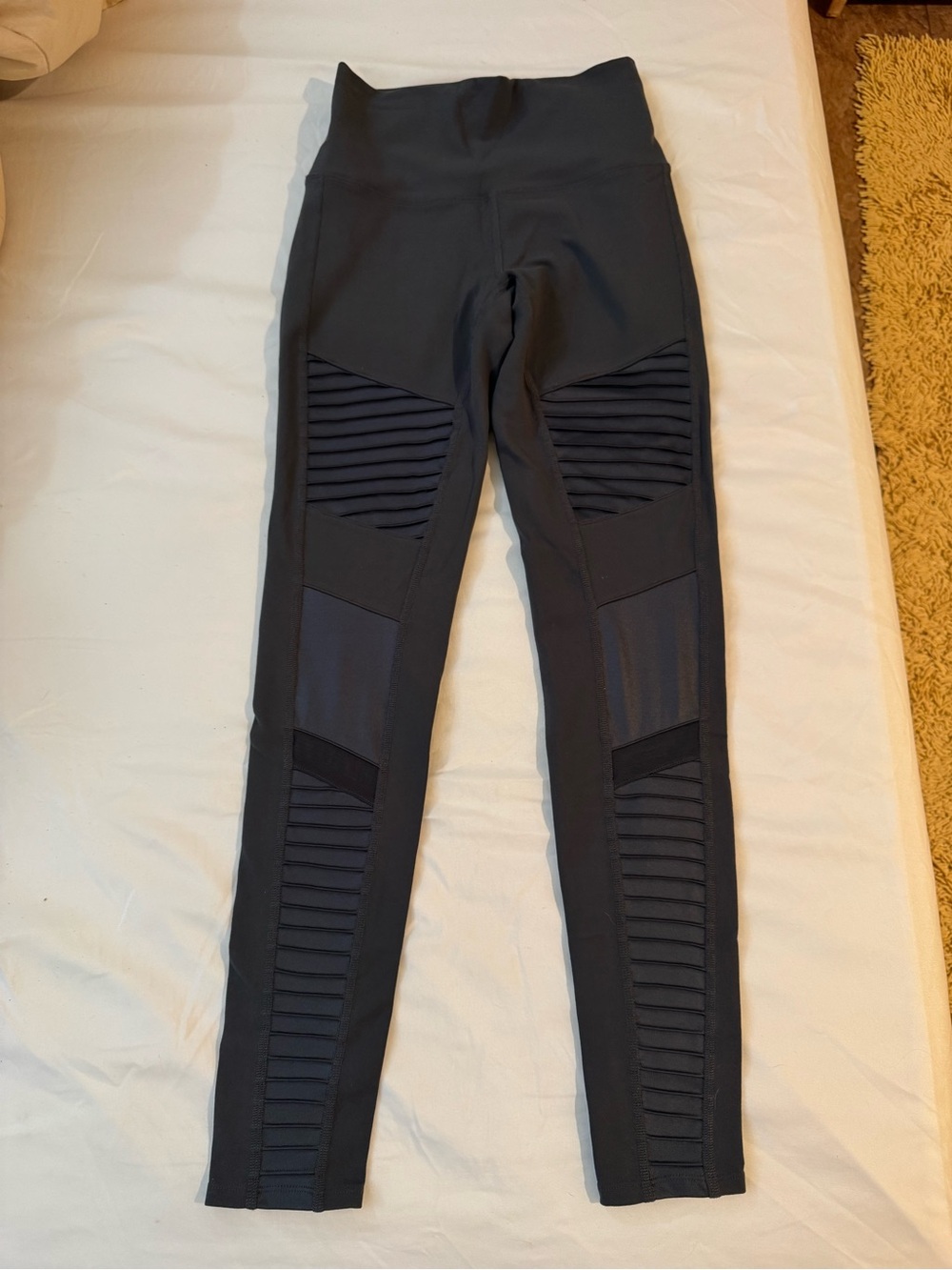 ALO Yoga gray Moto leggings